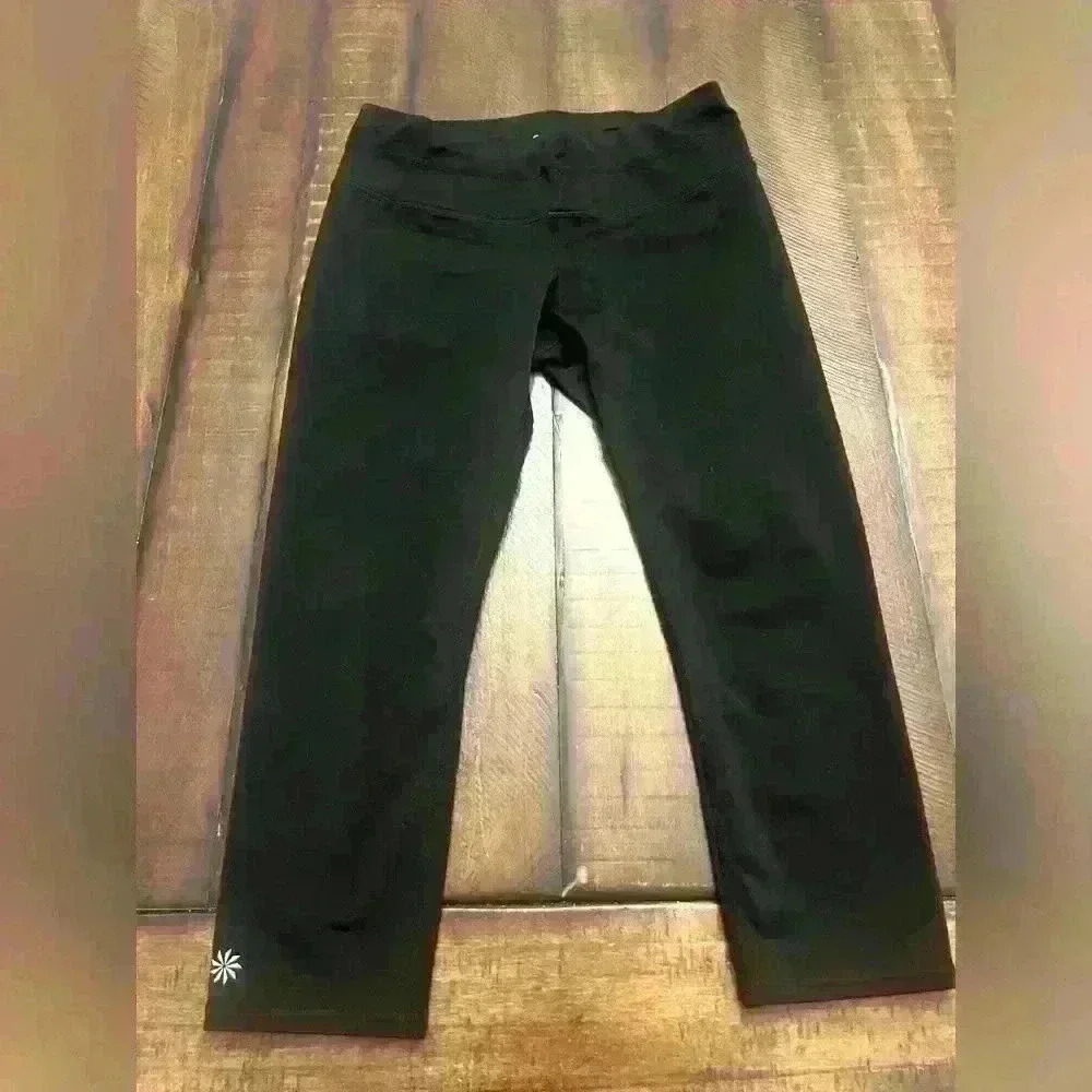 Women’s size small Athleta‎ capris with drawstring in waist